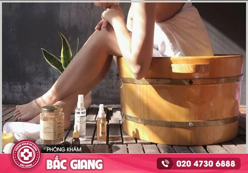 Cách chữa viêm phụ khoa tại nhà thế nào?