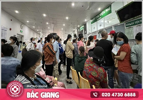 Các bệnh viện phụ khoa công lập luôn quá tải số lượng bệnh nhân và mất nhiều thời gian